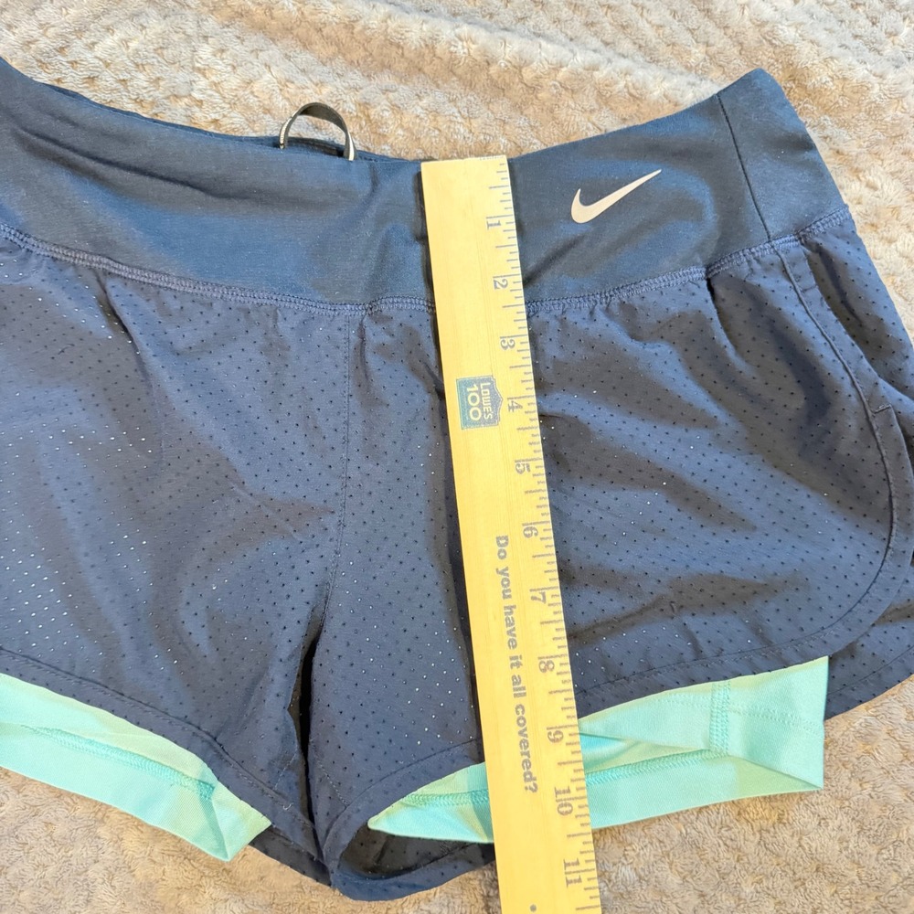 Nike Dri-FIT 2-in-1 Running Shorts Womens Medium Gray, Green Perforated 3.5in - Picture 2 of 9